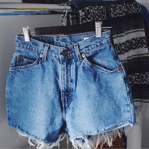 Distressed Levi high waisted shorts